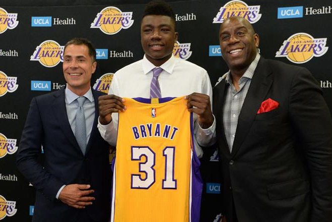 bryant lakers signed