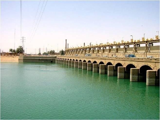 Islamic State cuts water off, uses dam to control government-held towns