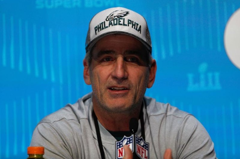Philadelphia Eagles OC Frank Reich the favorite for Colts' head coaching job