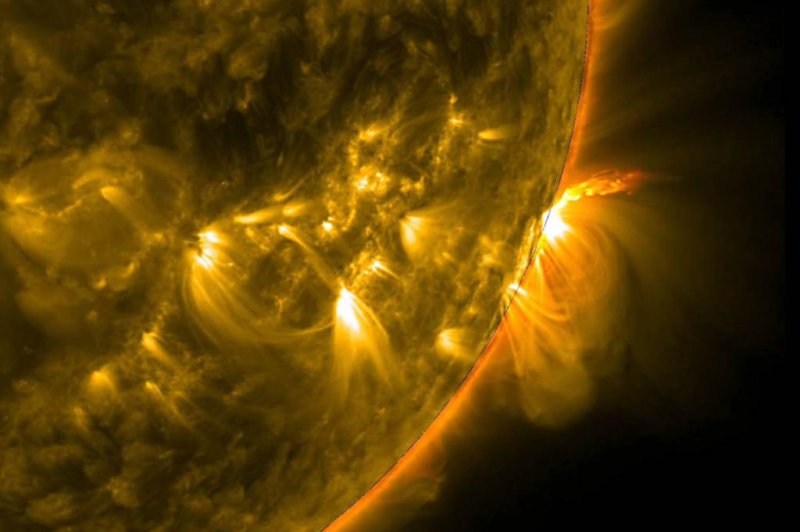 NASA's SDO images active region loops on sun's surface