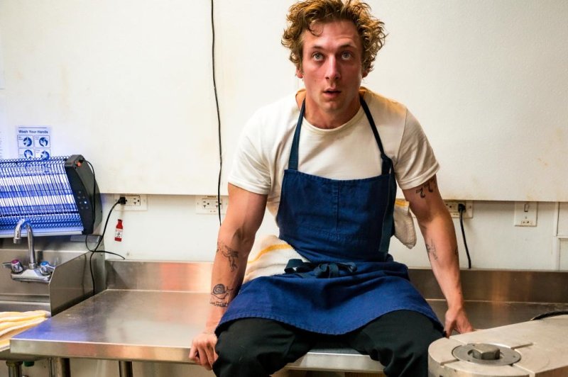 Jeremy Allen White: 'The Bear' shows chefs' 'sacrifice and commitment'