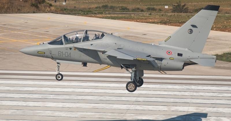Italy orders more Aermacchi trainer aircraft