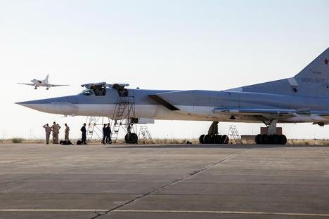 Planes at Hamadan airbase in Iran. Photo courtesy of mil.ru
