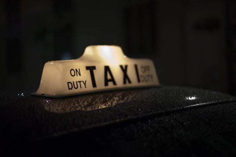 Boston cabbie returns $187K left in cab, gets $100 reward