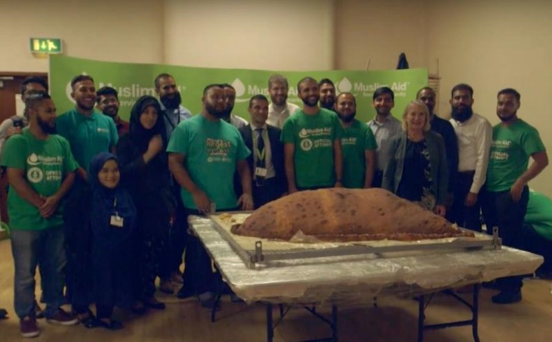 Muslim Aid charity makes world's largest samosa for homeless