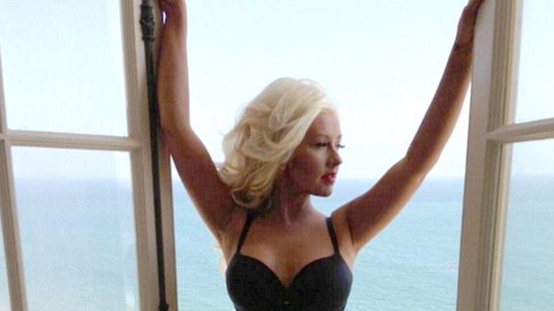 Christina Aguilera Paparazzi Nipples Pasties Oops Photos 