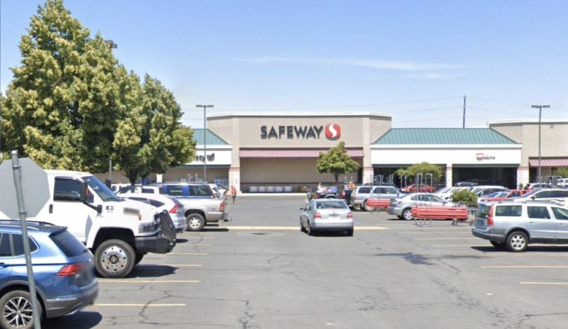 Police in Bend, Ore., said a gunman killed two people inside a Safeway grocery store at the Forum Shopping Center on Sunday night. Image courtesy of Google Maps