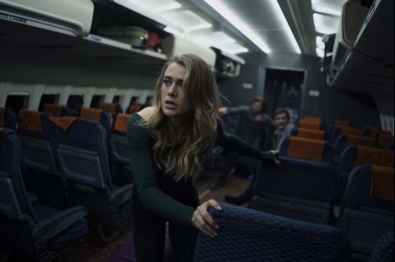 Michaela (Melissa Roxburgh) has a vision of Flight 828 in "Manifest." Photo courtesy of Netflix
