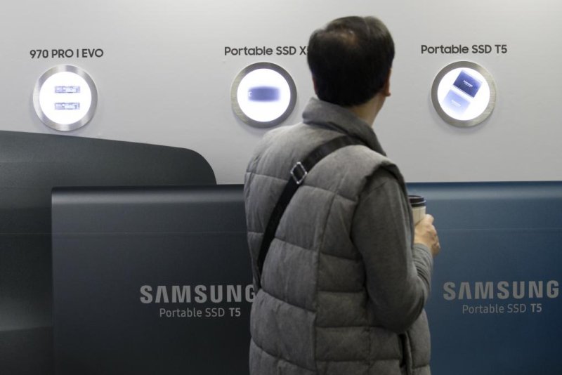 Samsung agrees to compensate ill employees at plants