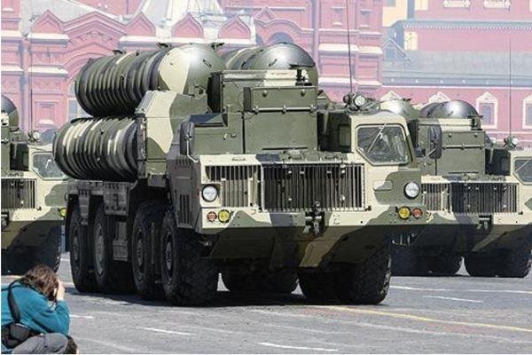 Iran had originally sued Russia for non-delivery of the S-300 surface-to-air missile system, but dropped it because the missiles are now arriving. Photo courtesy of the Kremlin