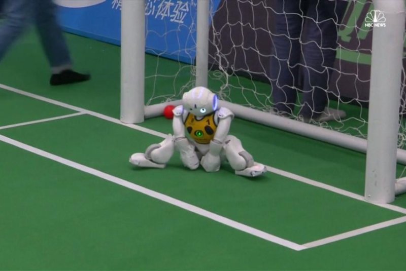 Team of U.S. robots bests Australian machines for RoboCup soccer supremacy