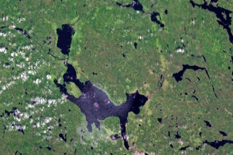 Sweden's Siljan Ring marks the contours of Europe's largest crater, formed 400 million years ago. Photo by NASA WorldWind/Vesta/Landsat 7/<a href="https://commons.wikimedia.org/wiki/File:Siljan_WorldWind.jpg">Wikimedia Commons</a><br>
