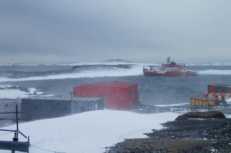 Australia's flagship icebreaker runs aground in Antarctica, 37 crew members rescued