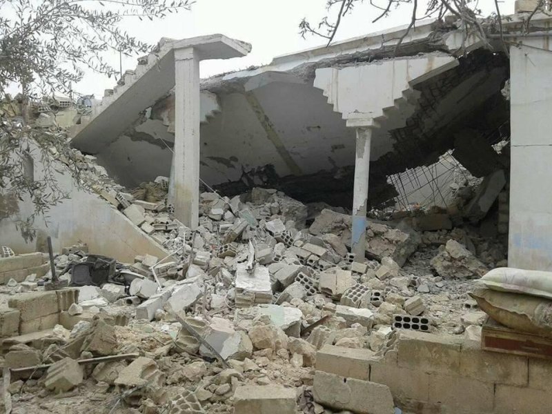 Airstrike kills 33 civilians in Syrian shelter near Raqqa