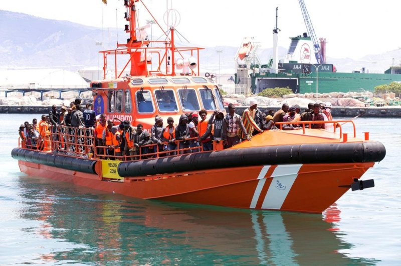 Dozens of migrants drown off Tunisian coast