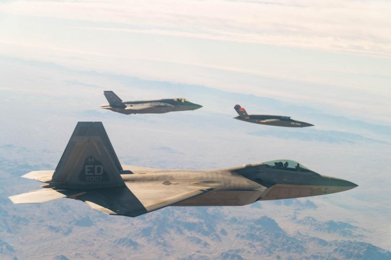 Marine Corps, Air Force test data sharing on F-22, F-35