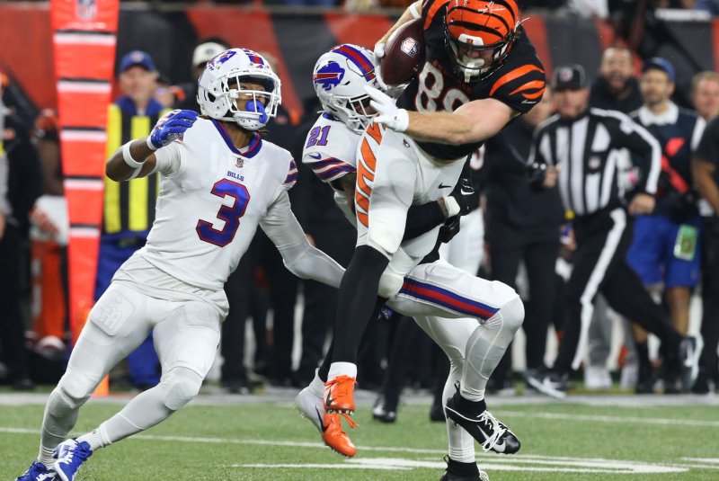 Buffalo Bills safety Damar Hamlin (3) attempts to make a play against the Cincinnati Bengals on Monday in Cincinnati. Photo by John Sommers II/UPI
