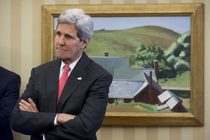 Kerry threatens Venezuela with economic sanctions