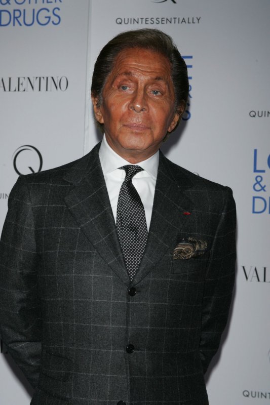 Valentino apologizes for untimely self-promotion