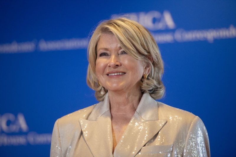 Martha Stewart misses event after testing positive for COVID-19