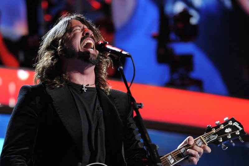 Dave Grohl of Foo Fighter sings during the 2012 Democratic National Convention at the Time Warner Cable Arena in Charlotte, North Carolina on September 6, 2012. UPI/Nell Redmond