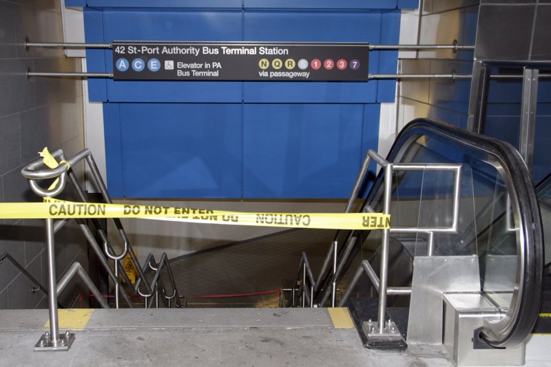 Abandoned baby girl rescued from New York subway platform