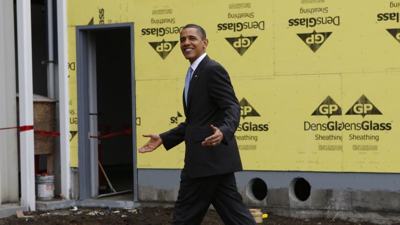 U.S. President Barack Obama tours the Solyndra solar panel company in Fremont, California on May 26, 2010. UPI/Paul Chinn/Pool