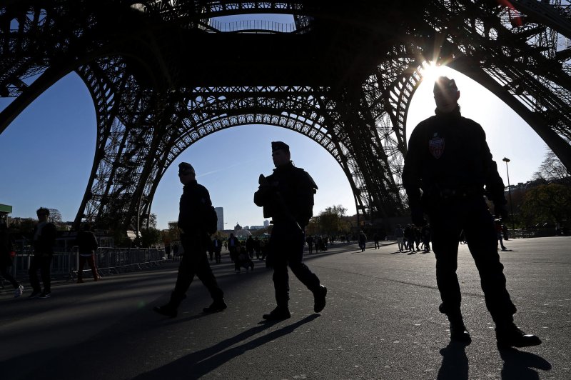 New suspect wanted in Paris terror attacks; French, Russian jets bomb suspected terror site