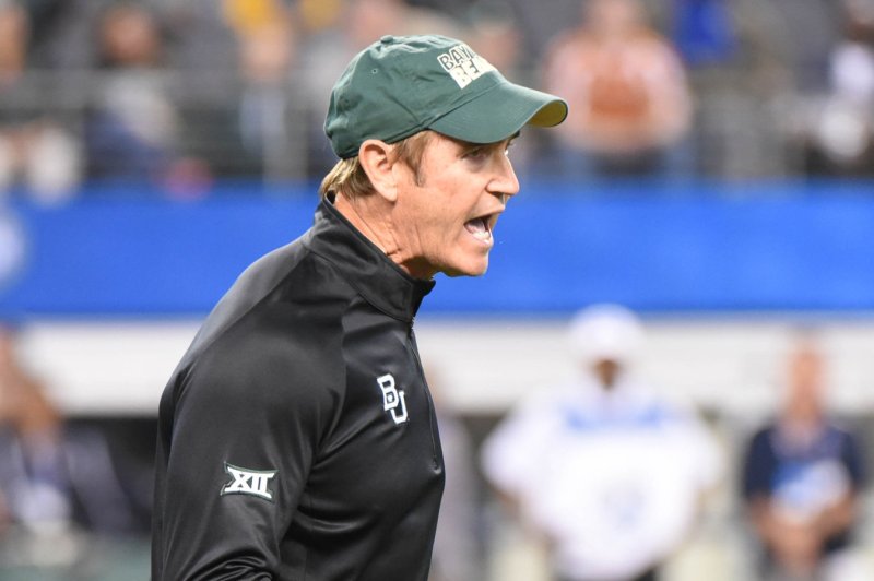 Baylor Bear's head coach Art Briles yells to his team as they face the Michaigan State Spartans in the Goodyear Cotton Bowl Classic in AT&T Stadium, Arlington, Texas on January 1, 2015. Ian Halperin/UPI | <a href="/News_Photos/lp/f9e07931b6071d34535fdba4f11bc44d/" target="_blank">License Photo</a>