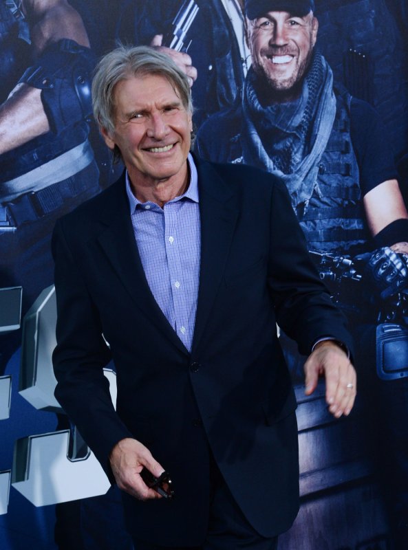 Harrison Ford sees new 'Star Wars,' declares film 'wonderful'