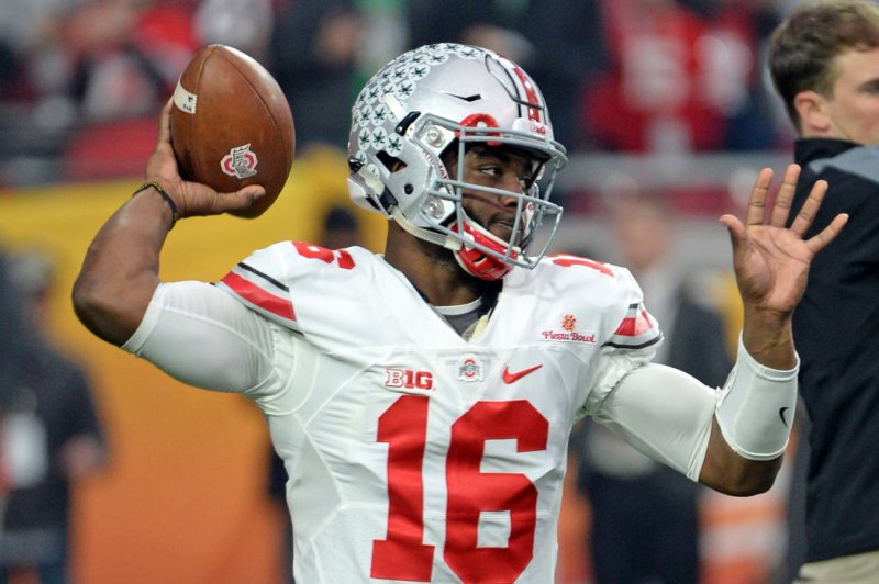 J.T. Barrett sets record as No. 2 Ohio State routs Rutgers 58-0