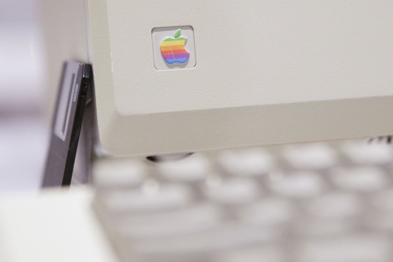 An Apple computer and floppy disk is on display at the "Thinking Machines: Art and Design in the Computer Age, 1959-1989" exhibition on November 10, 2017 in New York City. Photo by John Angelillo/UPI