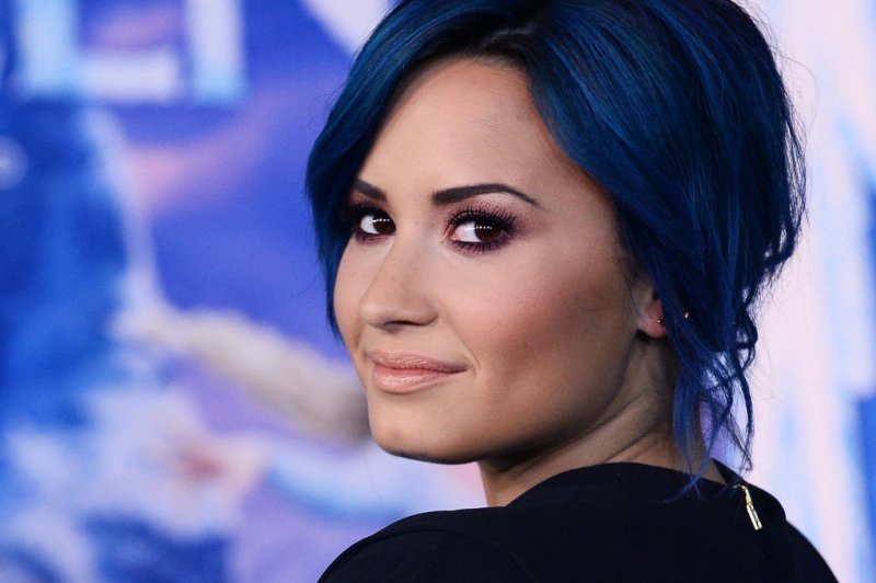 Demi Lovato used to 'smuggle' cocaine on planes, snort it while others slept