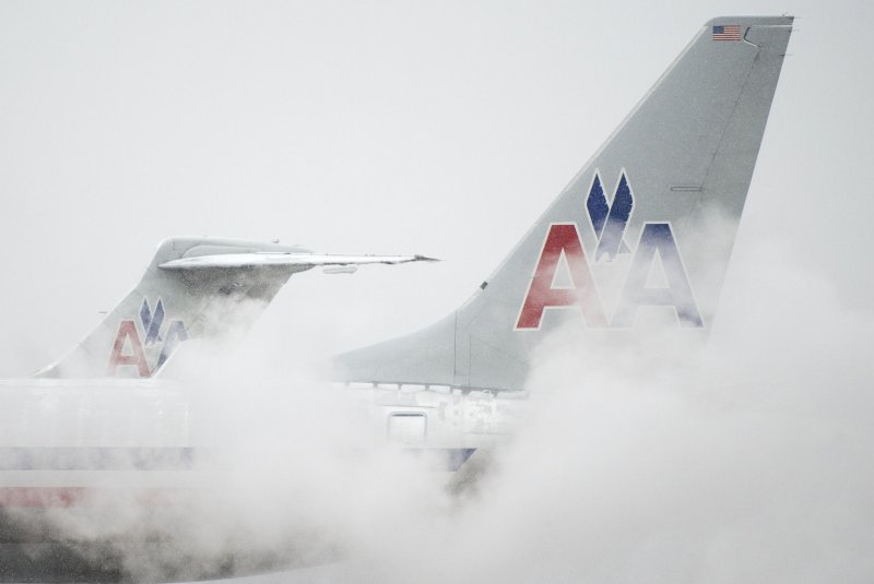American Airlines flight diverted after hackers make bomb threat