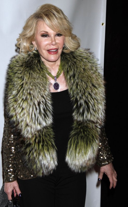 Report details violations at clinic where Joan Rivers had procedure
