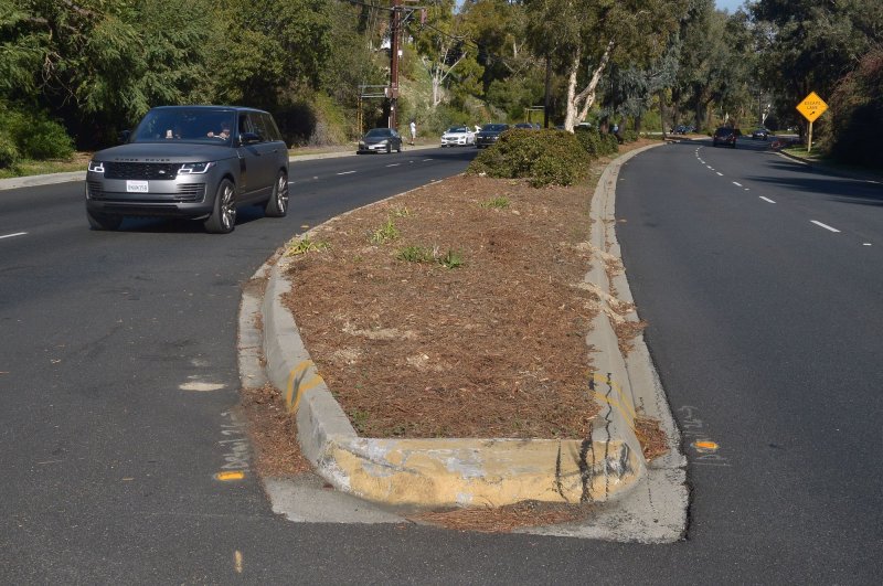 The median on Hawthorne Blvd. that golf legend Tiger Woods crossed before rolling his car in Rolling Hills Estates as seen on Wednesday. Photo by Jim Ruymen/UPI