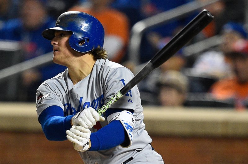 Boston Red Sox signing Enrique Hernandez to 2-year deal