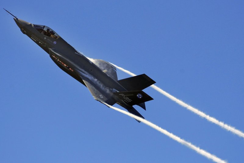 Pentagon funds advanced procurement of F-35 parts, components