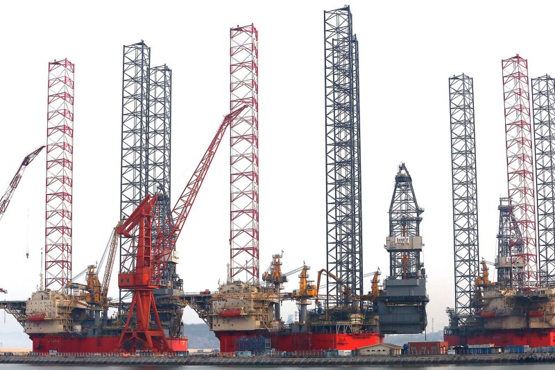 Transocean delivers one-two rig contract punch
