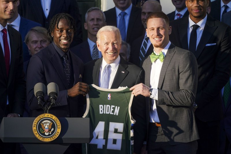 Biden meets Bucks in first NBA champion White House visit since 2016