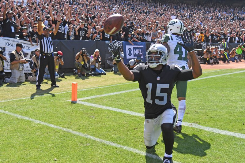 Oakland Raiders roll to 45-20 win over New York Jets