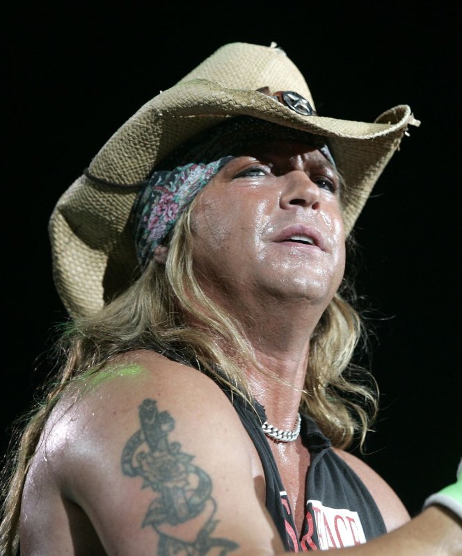 Bret Michaels with Poison performs in concert at the Sound Advice Amphitheatre in West Palm Beach, Florida on September 1, 2007. (UPI Photo/Michael Bush) | <a href="/News_Photos/lp/138f9656e12093d4ecf1b0462688540f/" target="_blank">License Photo</a>