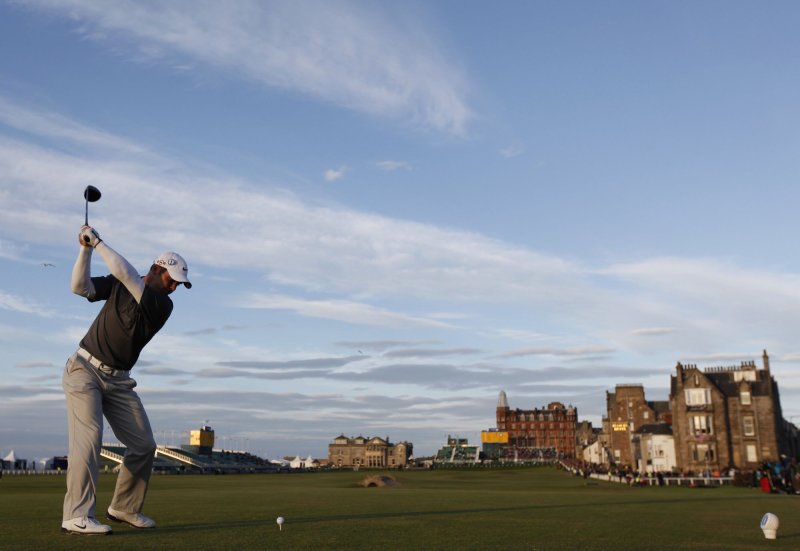 England's Paul Casey drives on the 18th hole on the third day of the Open championship in St.Andrews, Scotland on July 17, 2010. (Matthew Harris Pool Picture) | <a href="/News_Photos/lp/b74d6ae07034b607a4a8013dfa06f002/" target="_blank">License Photo</a>