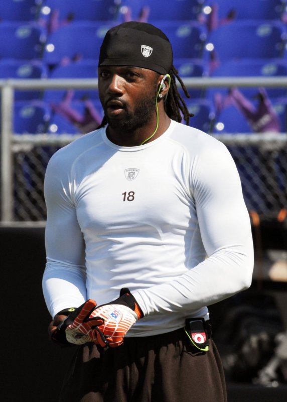 Cleveland Browns wide receiver Donte Stallworth warms up prior to a game against the Baltimore Ravens in Baltimore, Maryland on September 21, 2008. (UPI Photo/Alexis C. Glenn)