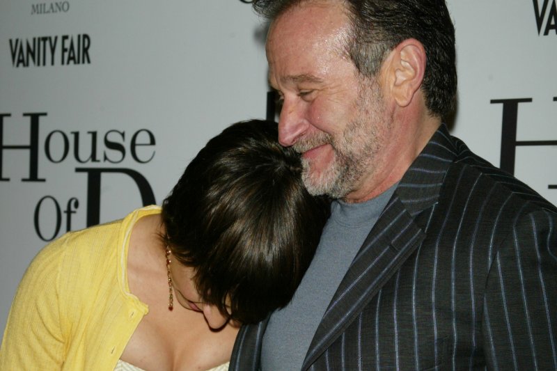 Robin Williams' daughter Zelda returns to Twitter to thank fans for support