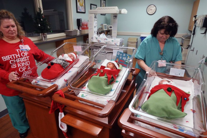 Women who give birth to twins are more lucky than fertile, scientists say
