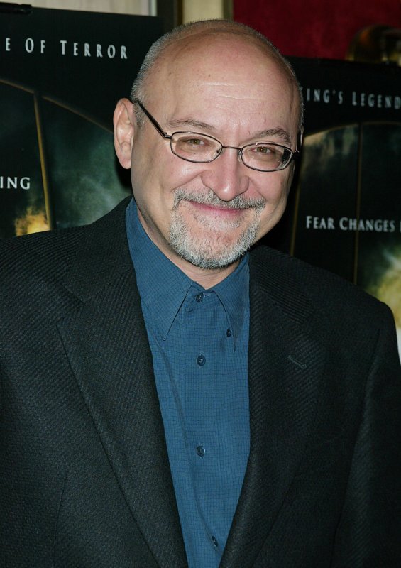Frank Darabont arrives for the premiere of "The Mist" at the Ziegfeld Theater in New York on November 12, 2007. (UPI Photo/Laura Cavanaugh)
