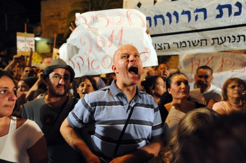 Israeli protests grow