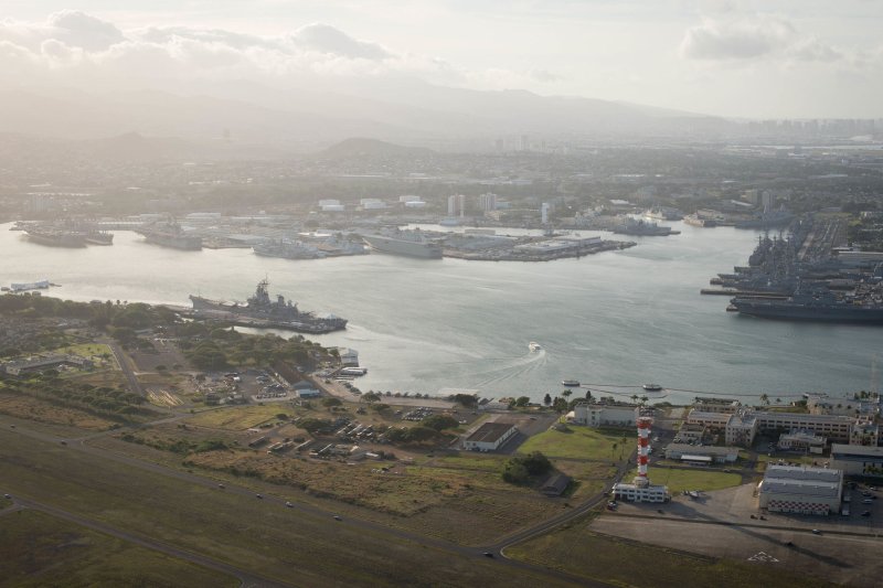 Hawaii officials, military set plans to return drinking water to joint base
