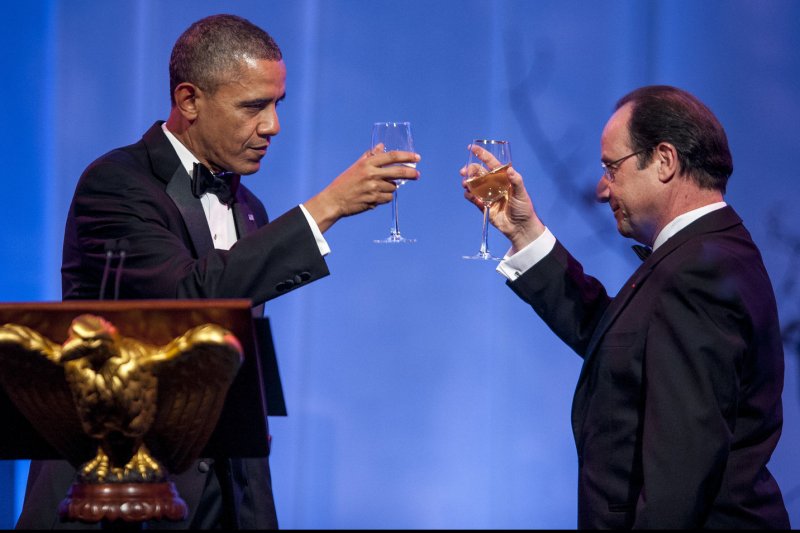 Hollande, Obama toast at White House state dinner after long day